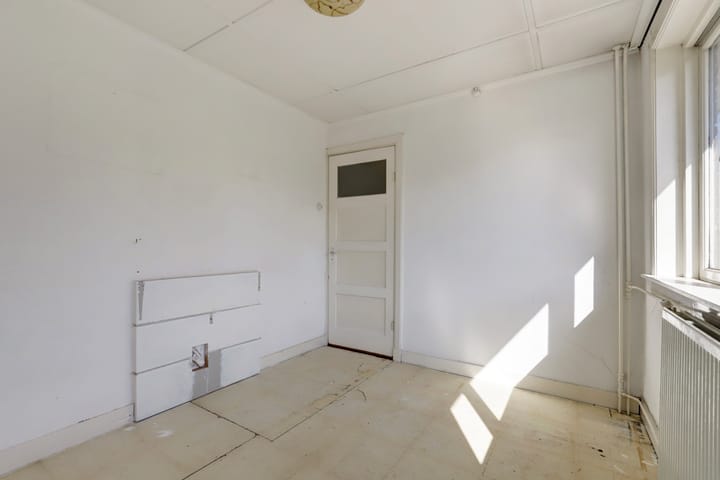 Photo 13 of Swaefkenstraat 9