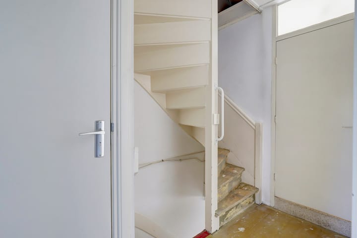 Photo 20 of Swaefkenstraat 9