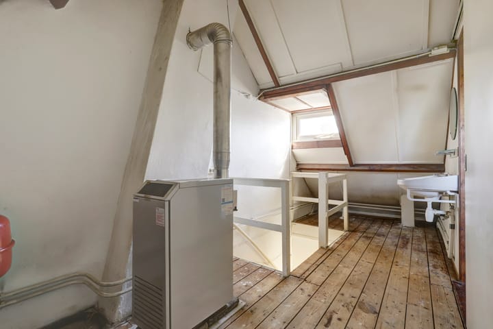 Photo 22 of Swaefkenstraat 9