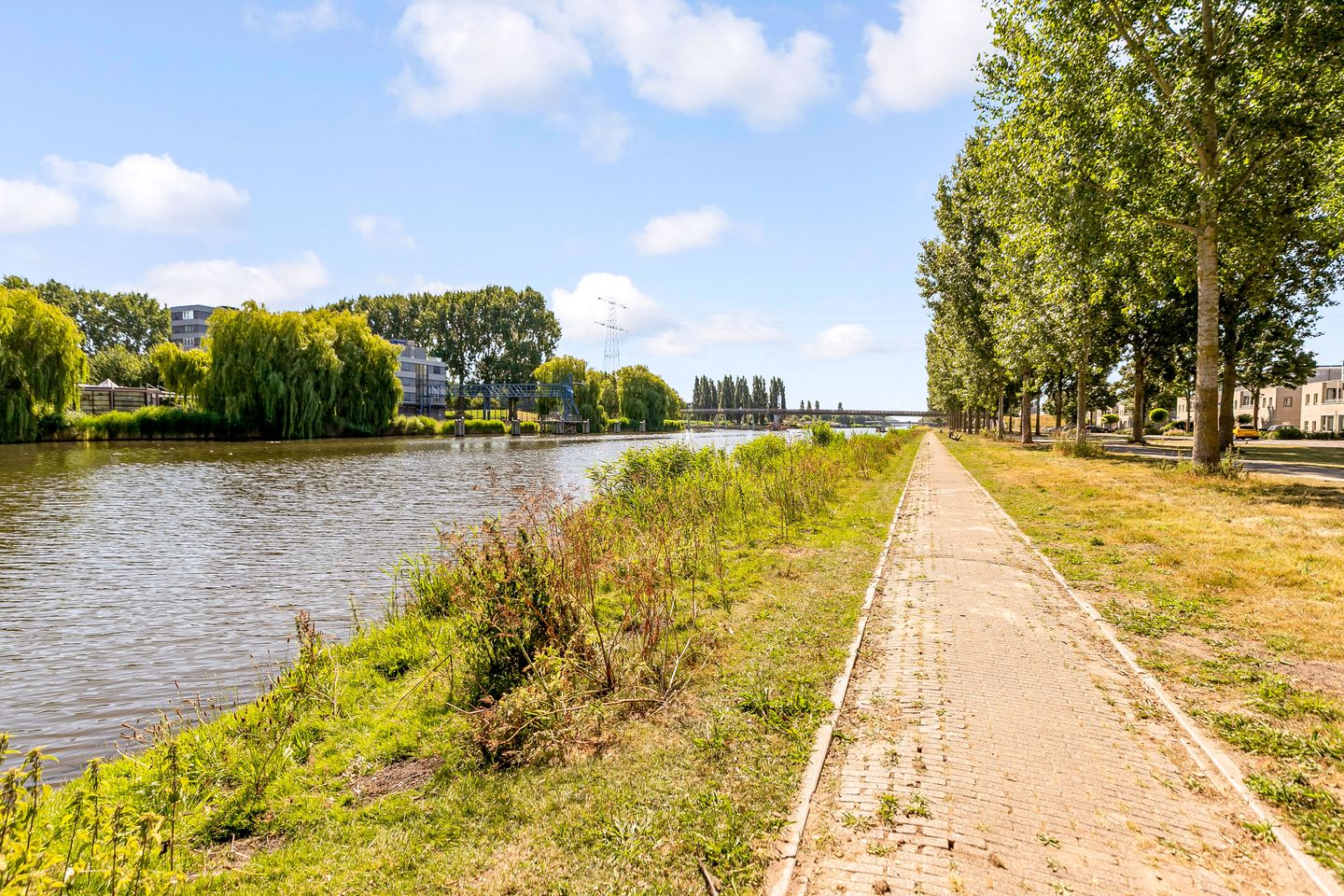 Photo 70 of Meidoornstraat 48