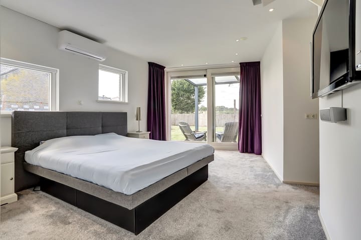 Photo 3 of Donkbeemd 33