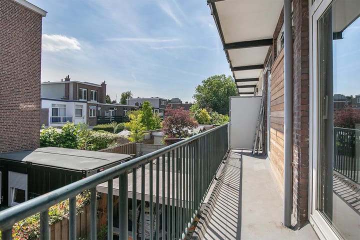 Foto 3 van Caan van Necklaan 162