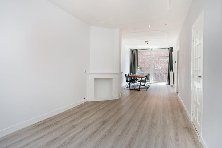 Foto 10 van Caan van Necklaan 162