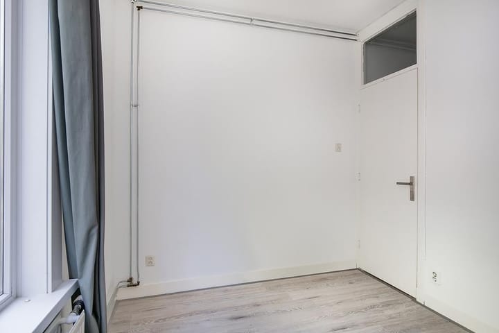 Foto 11 van Caan van Necklaan 162