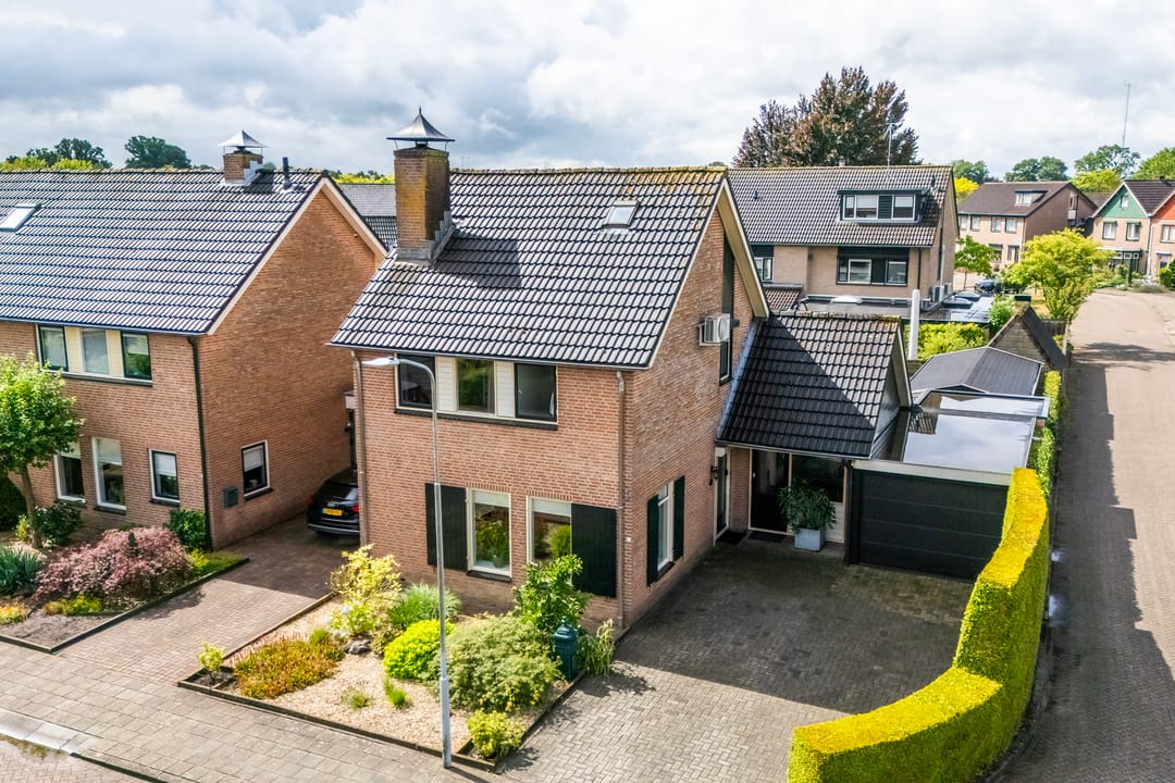 Foto 38 van Hoge Es 12