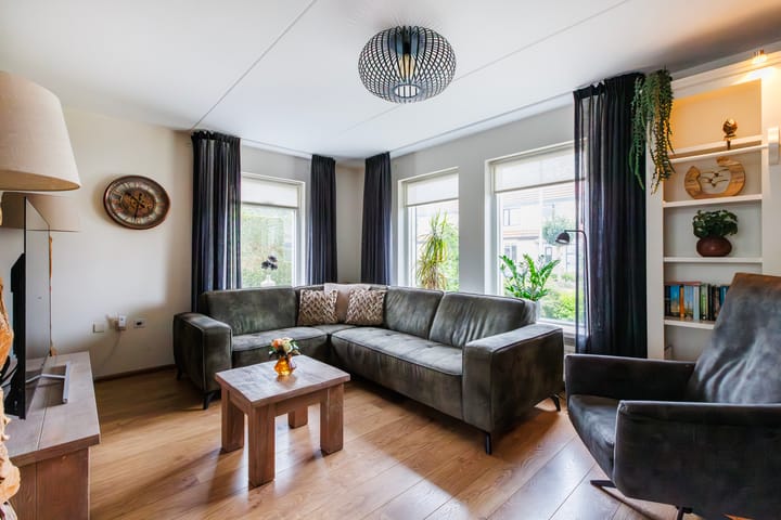 Foto 4 van Hoge Es 12