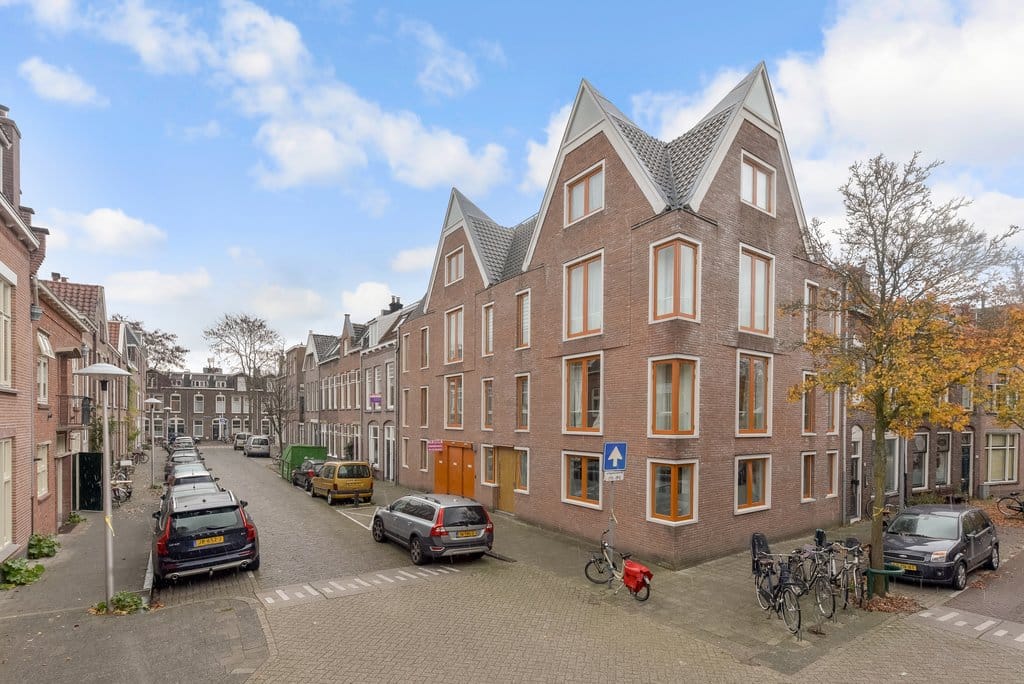 Van Leeuwenhoeckstraat 12 