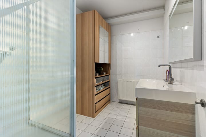 Foto 24 van Cipreshout 62