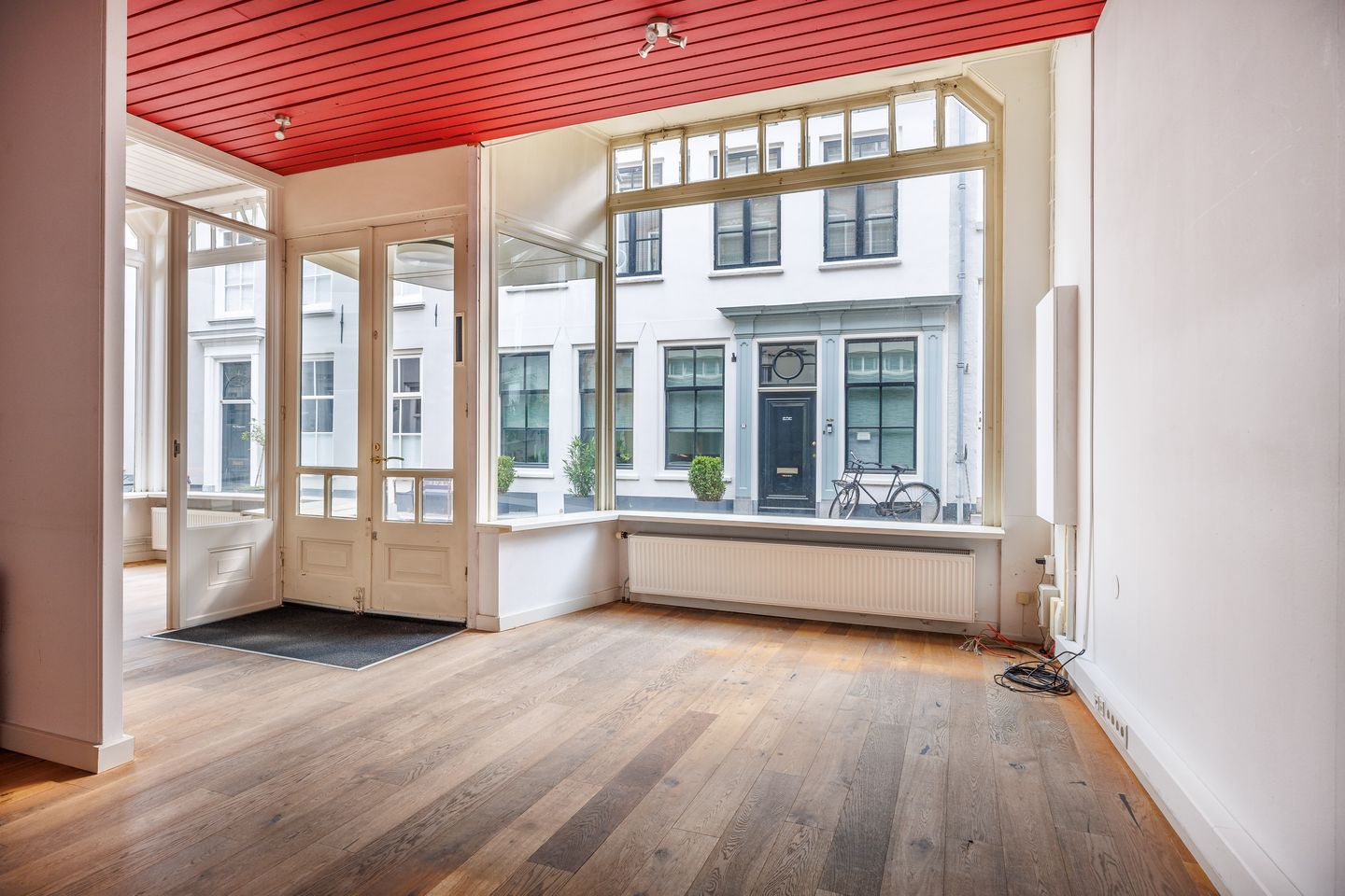 View photo 3 of Oeverstraat 30