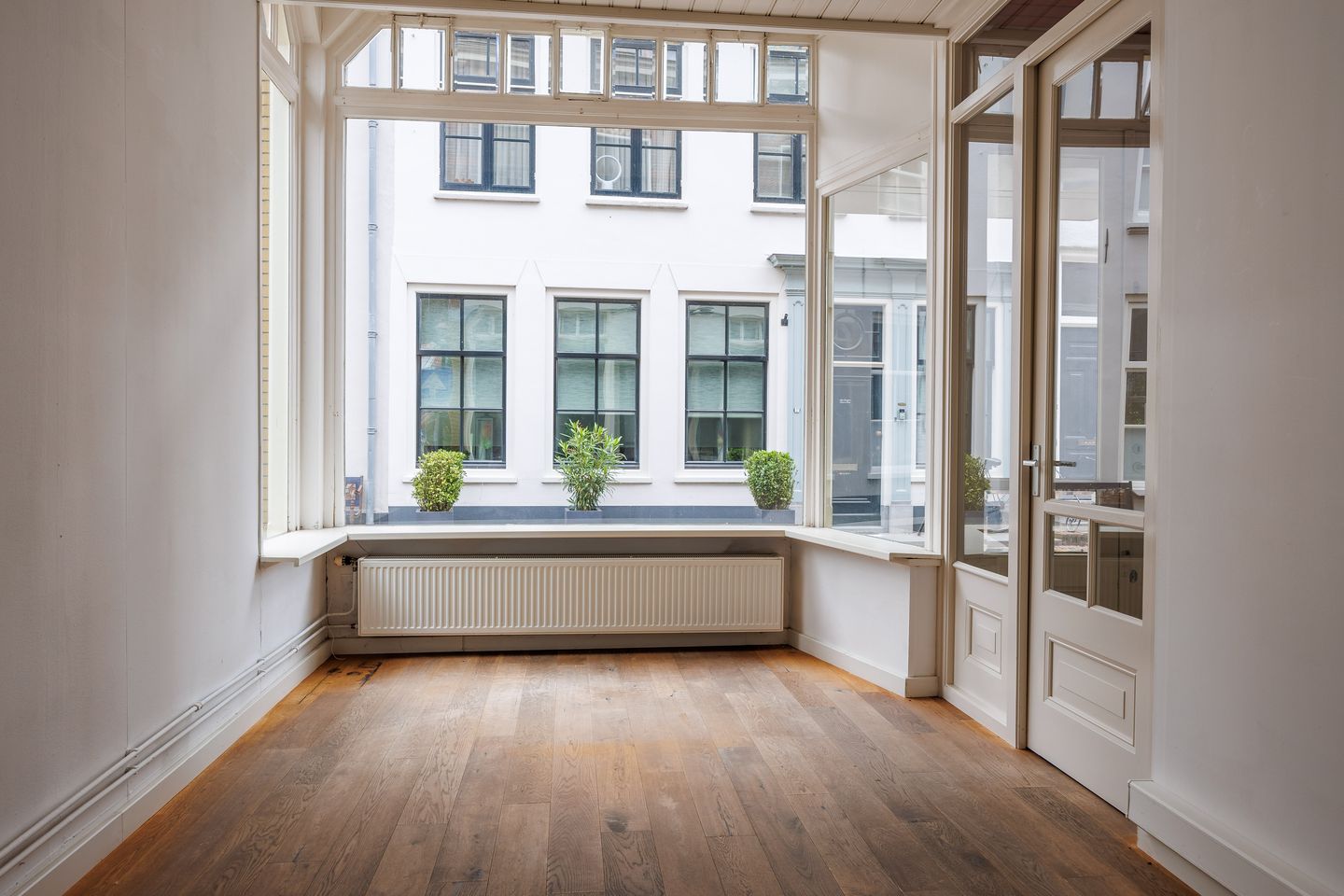 View photo 4 of Oeverstraat 30