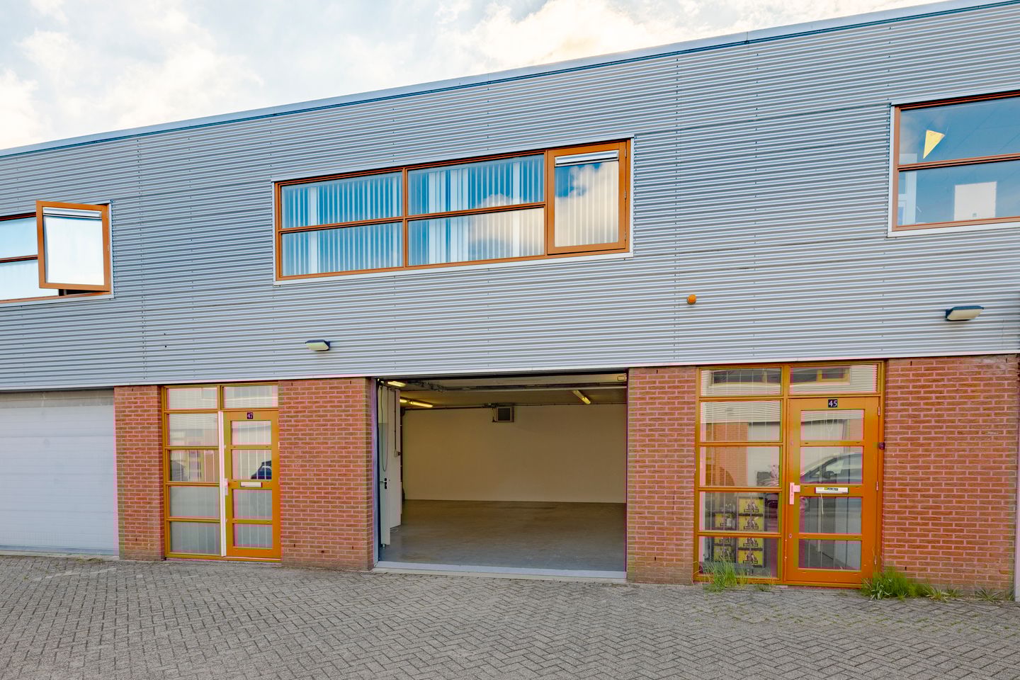 View photo 2 of Wateringweg 47