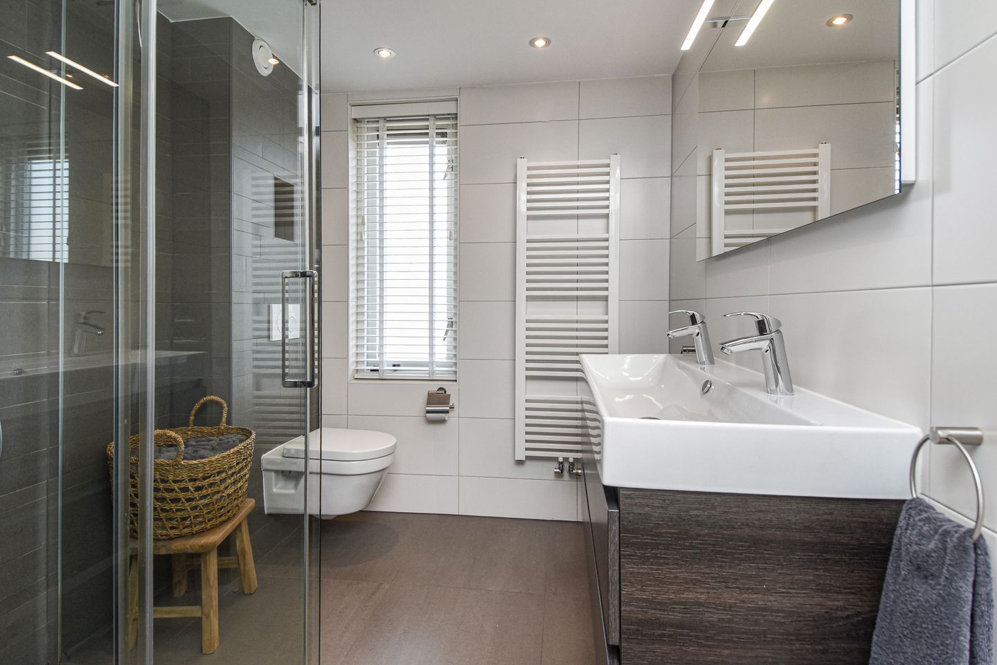 Photo 4 of Aalbersestraat 7