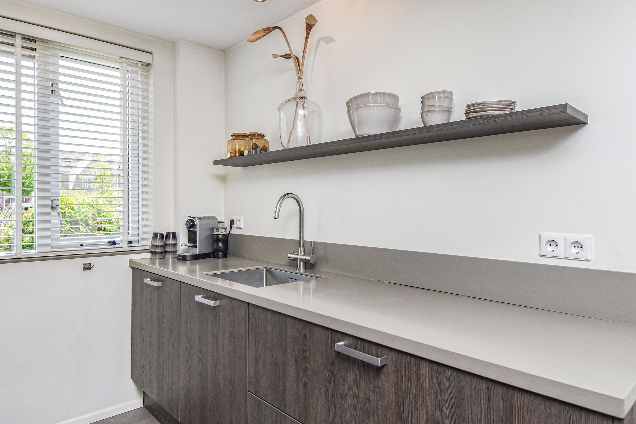 Photo 12 of Aalbersestraat 7