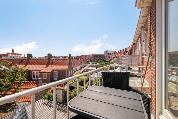 Photo 10 of Burgemeester Engelbertsstraat 36