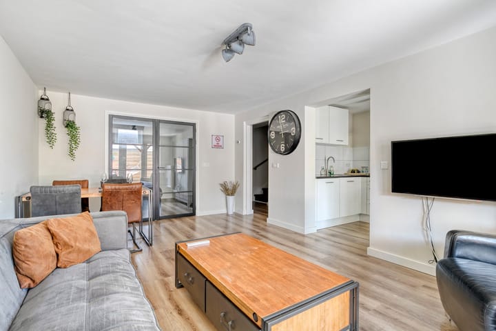 Photo 13 of Burgemeester Engelbertsstraat 36