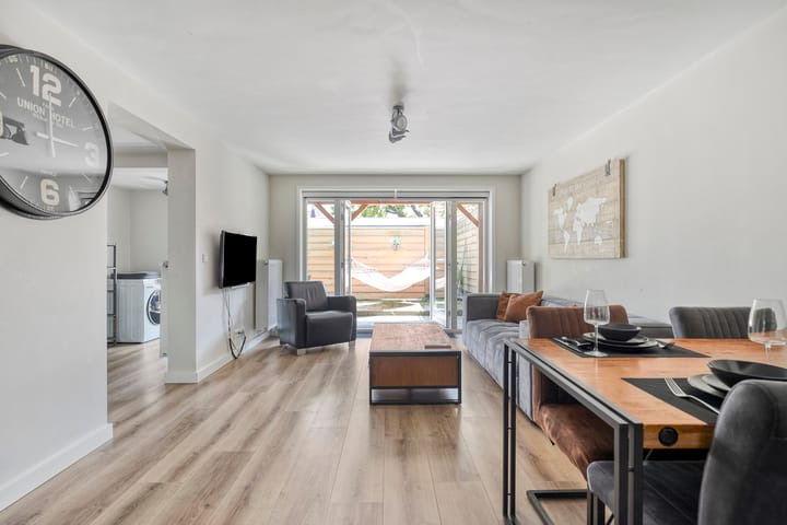 Photo 17 of Burgemeester Engelbertsstraat 36