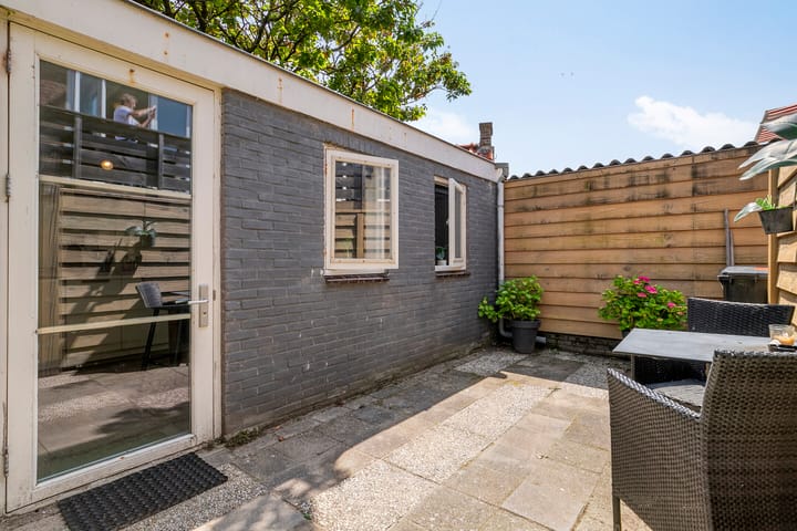 Photo 19 of Burgemeester Engelbertsstraat 36