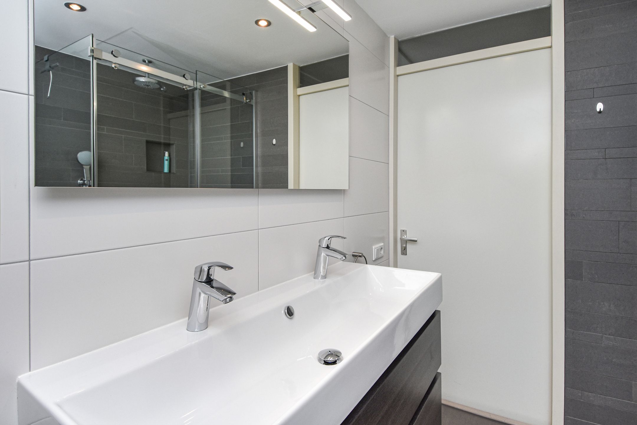 Photo 42 of Aalbersestraat 7