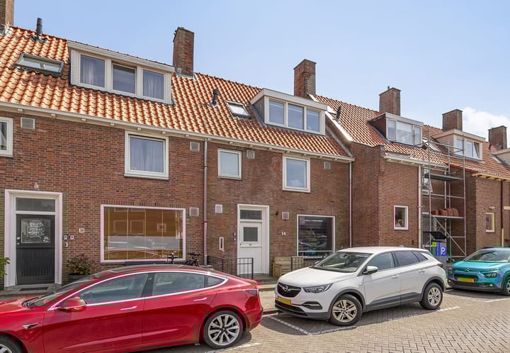 Photo 40 of Burgemeester Engelbertsstraat 36
