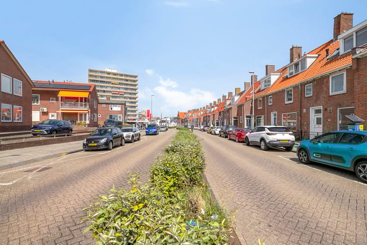 Photo 41 of Burgemeester Engelbertsstraat 36