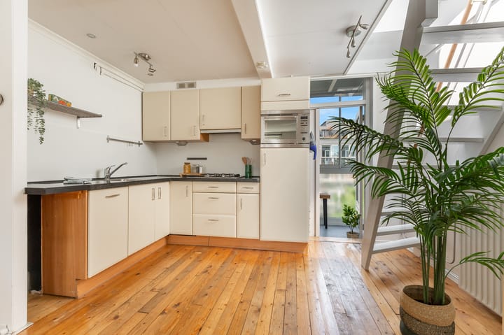 Foto 16 van Jan van Riebeekstraat 30-3