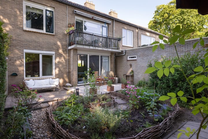 Foto 23 van S.L. Louwesstraat 165