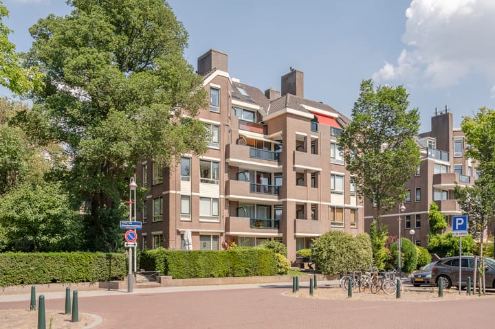 Foto 2 van Johan van Oldenbarneveltlaan 27-D