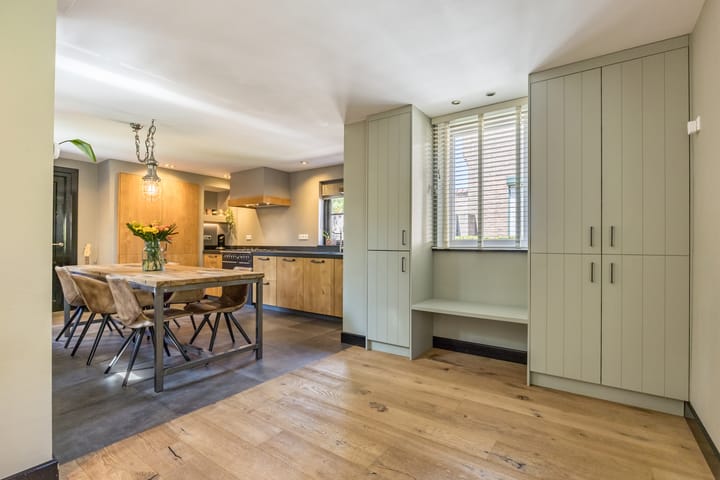 Photo 17 of Van Berghenstraat 31