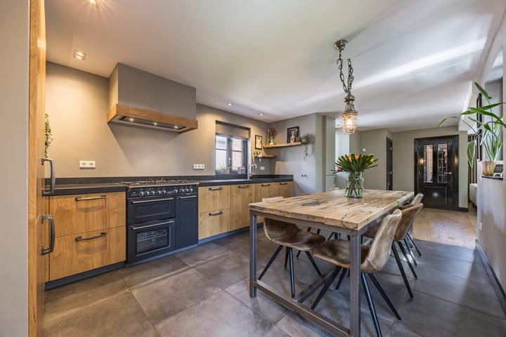 Photo 19 of Van Berghenstraat 31