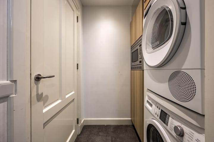 Photo 20 of Van Berghenstraat 31