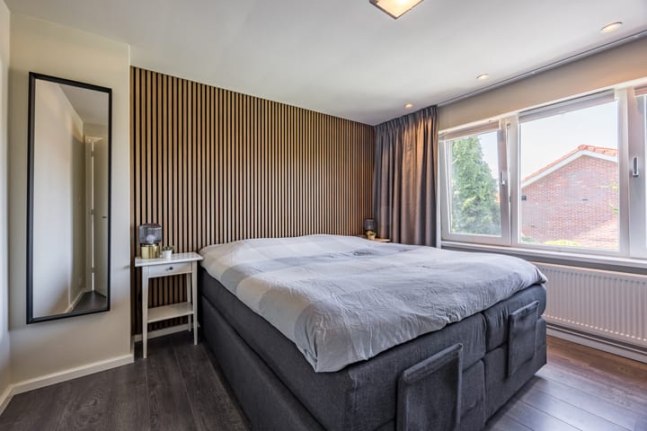 Photo 24 of Van Berghenstraat 31