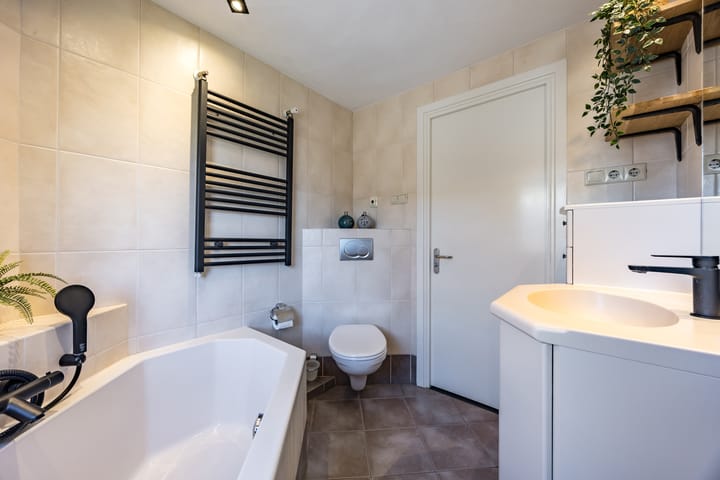 Photo 31 of Van Berghenstraat 31