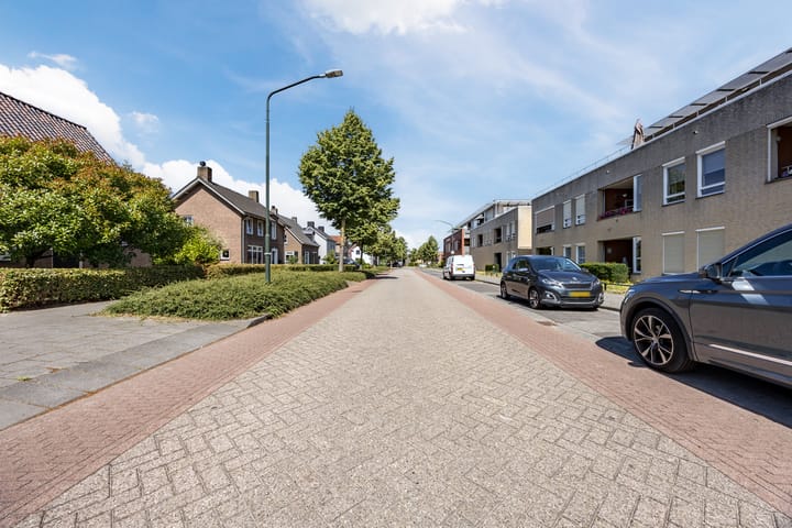 Photo 41 of Van Berghenstraat 31