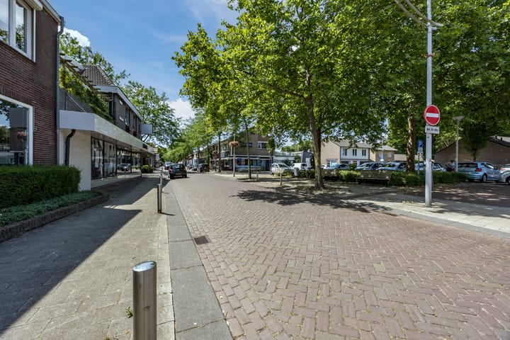 Photo 42 of Van Berghenstraat 31