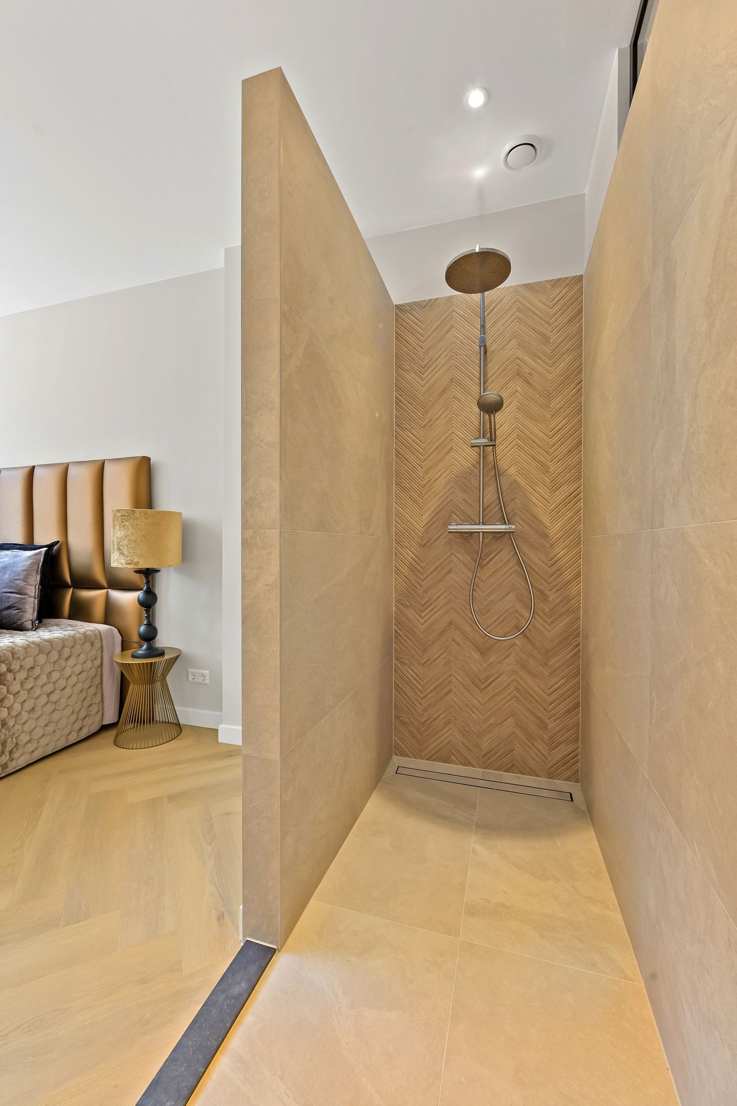 Photo 20 of Dahliastraat 42