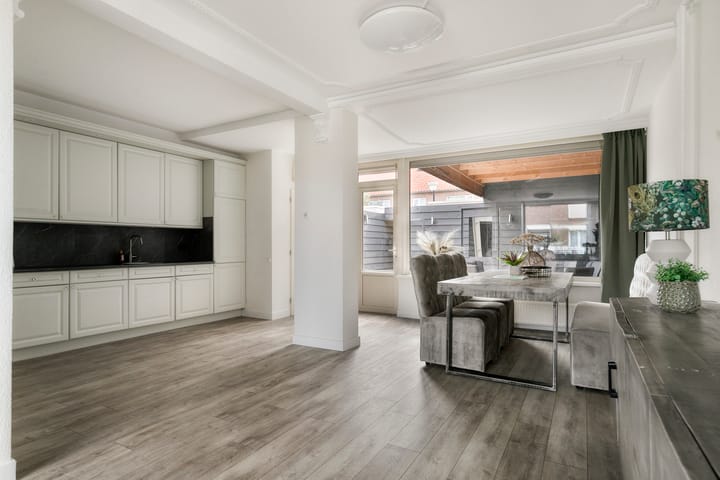 Photo 9 of Hertog Jan I-straat 1