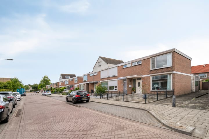 Photo 30 of Hertog Jan I-straat 1