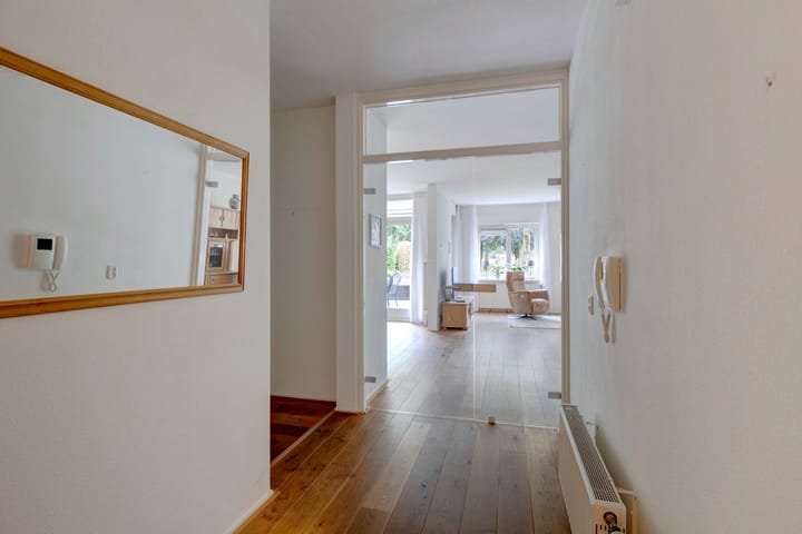 Foto 9 van Burgemeester Des Tombeplein 3