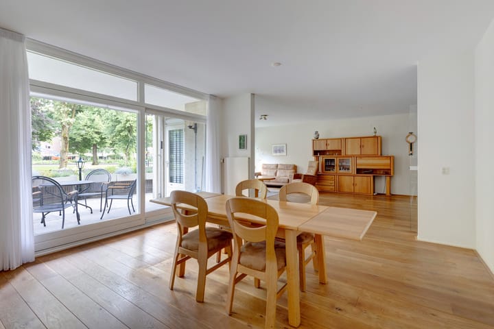 Foto 11 van Burgemeester Des Tombeplein 3