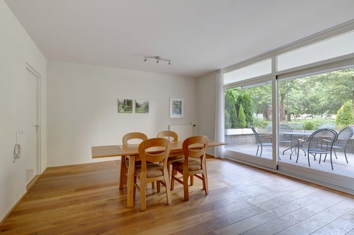 Foto 14 van Burgemeester Des Tombeplein 3