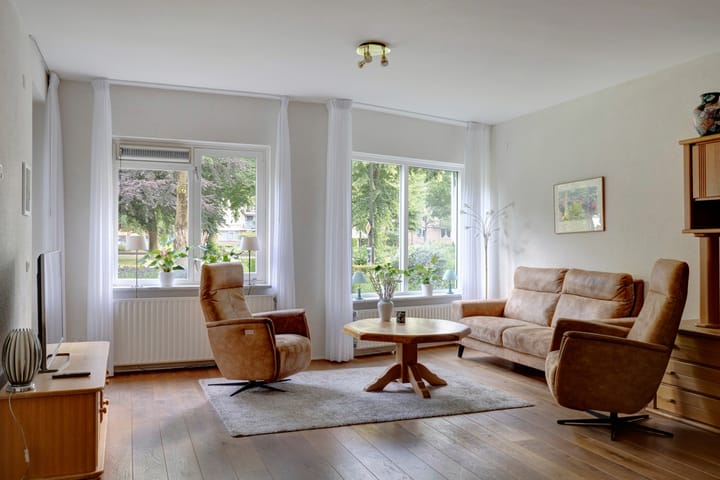 Foto 17 van Burgemeester Des Tombeplein 3