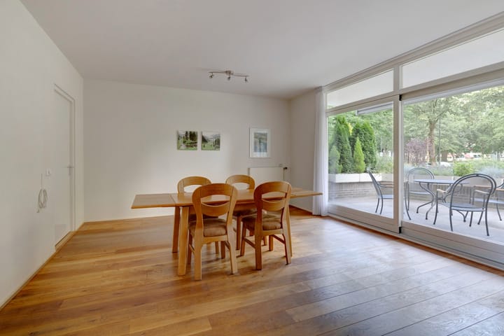 Foto 18 van Burgemeester Des Tombeplein 3