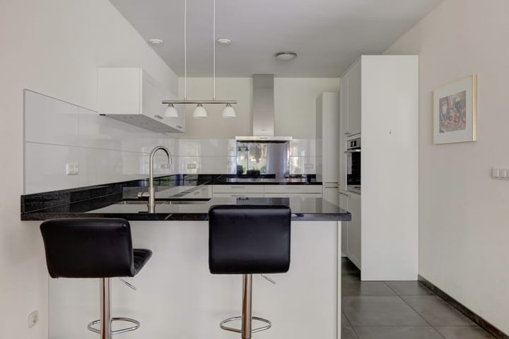 Foto 22 van Burgemeester Des Tombeplein 3