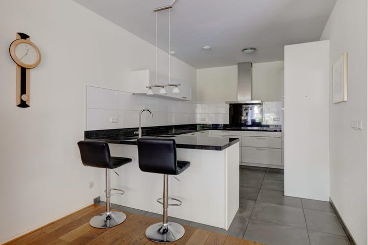 Foto 23 van Burgemeester Des Tombeplein 3