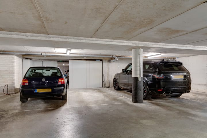 Foto 32 van Burgemeester Des Tombeplein 3