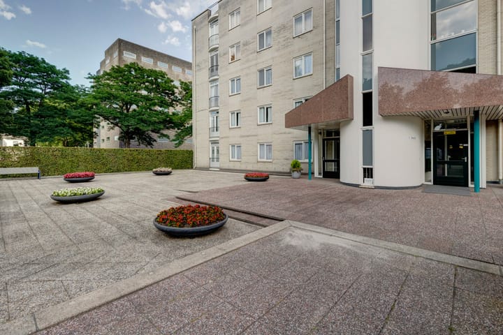 Foto 34 van Burgemeester Des Tombeplein 3