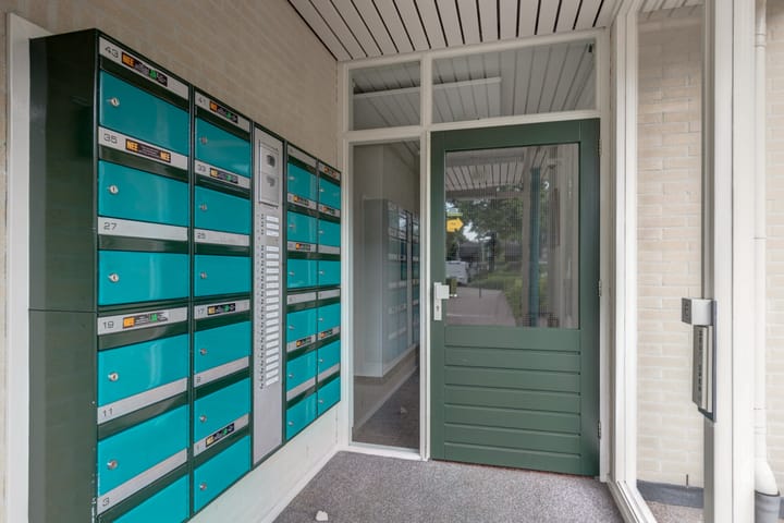 Foto 36 van Burgemeester Des Tombeplein 3