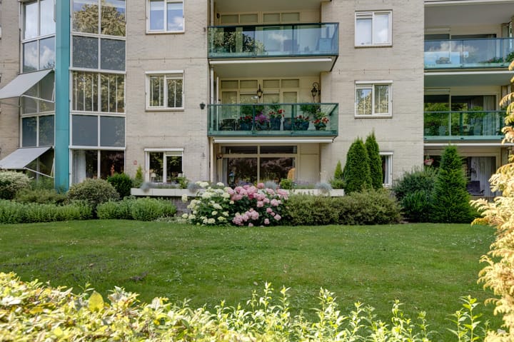 Foto 37 van Burgemeester Des Tombeplein 3