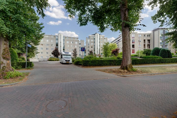 Foto 42 van Burgemeester Des Tombeplein 3