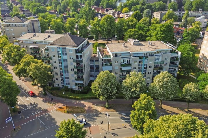 Foto 47 van Burgemeester Des Tombeplein 3